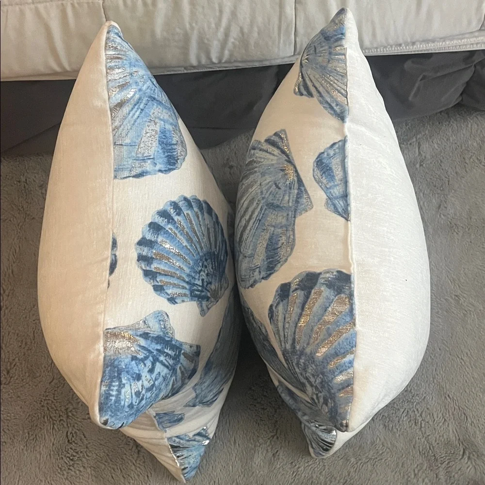 Coastal Blue, white and silver Seashell Throw Pillows set of 2 NWOT - Picture 3 of 4